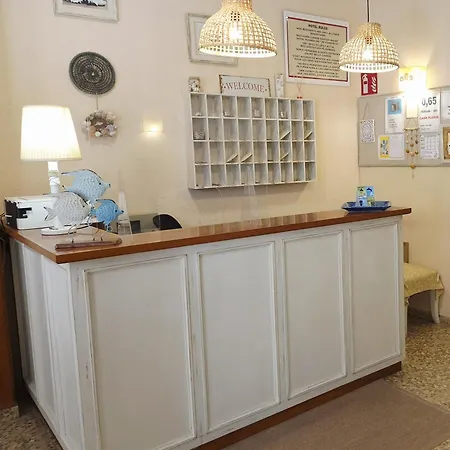 Maeva ,1 Star 료렛 드 마르