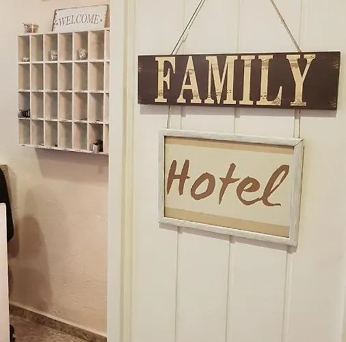 Maeva ,1 Star * Λορέτ Ντε Μαρ